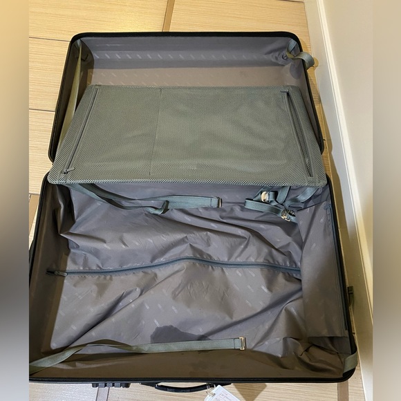 Rimowa Hard Case Check On Luggage - Picture 6 of 12